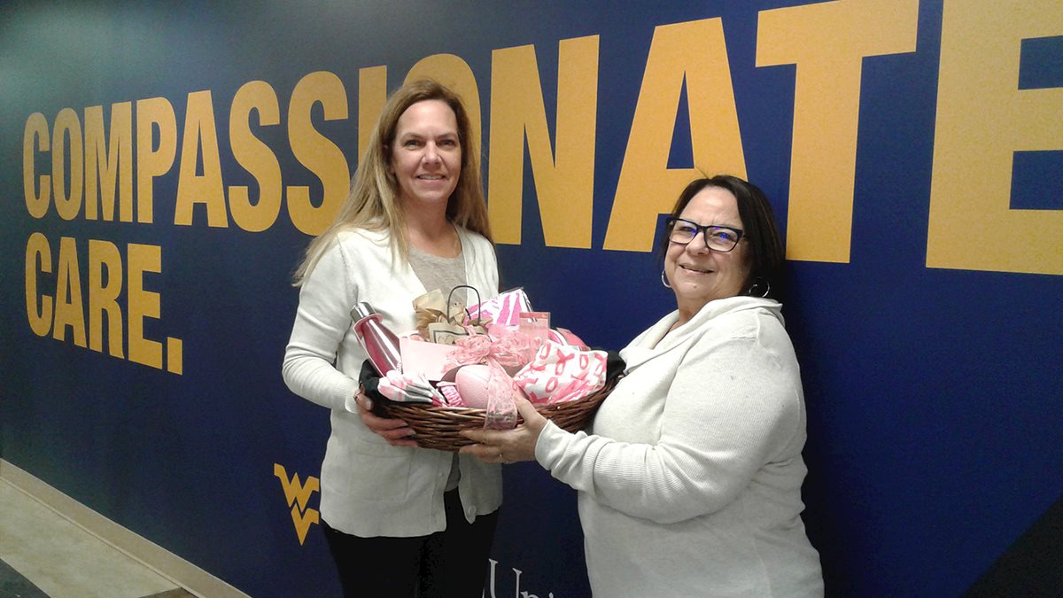 Buckhannon Moose Lodge makes donation to Bonnie’s Bus