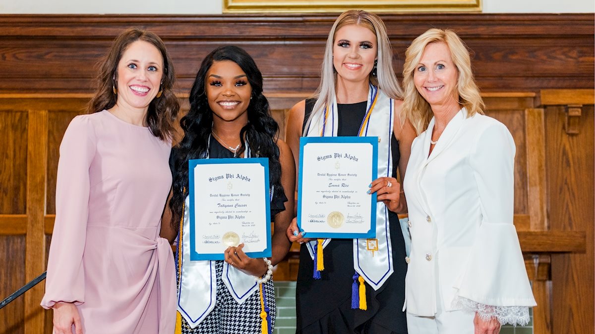 Dental hygiene and doctor of dental surgery graduates celebrate academic  and clinical success | Office of Research and Graduation Education | West  Virginia University