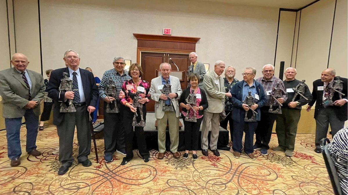 Dentistry celebrates class reunions and welcomes former faculty for presentation