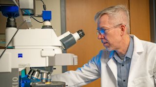 Enter the exosome: WVU researcher studies how cancer and immune cells communicate