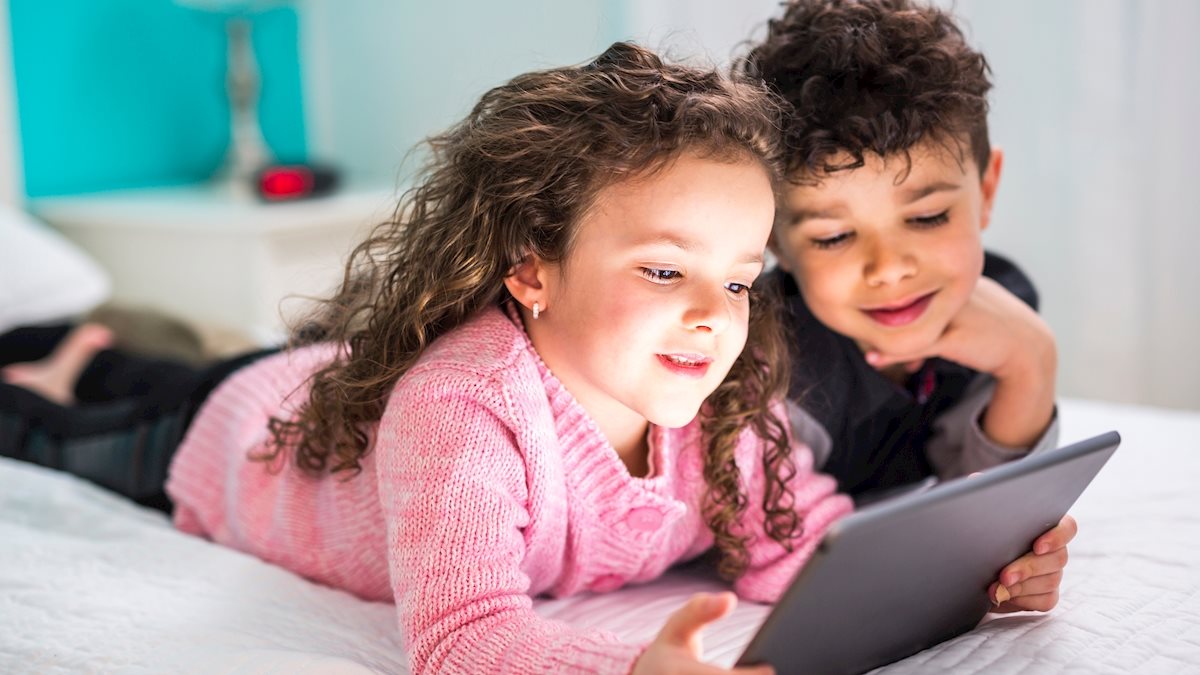 Foundation donates iPads to WVU Medicine Children’s