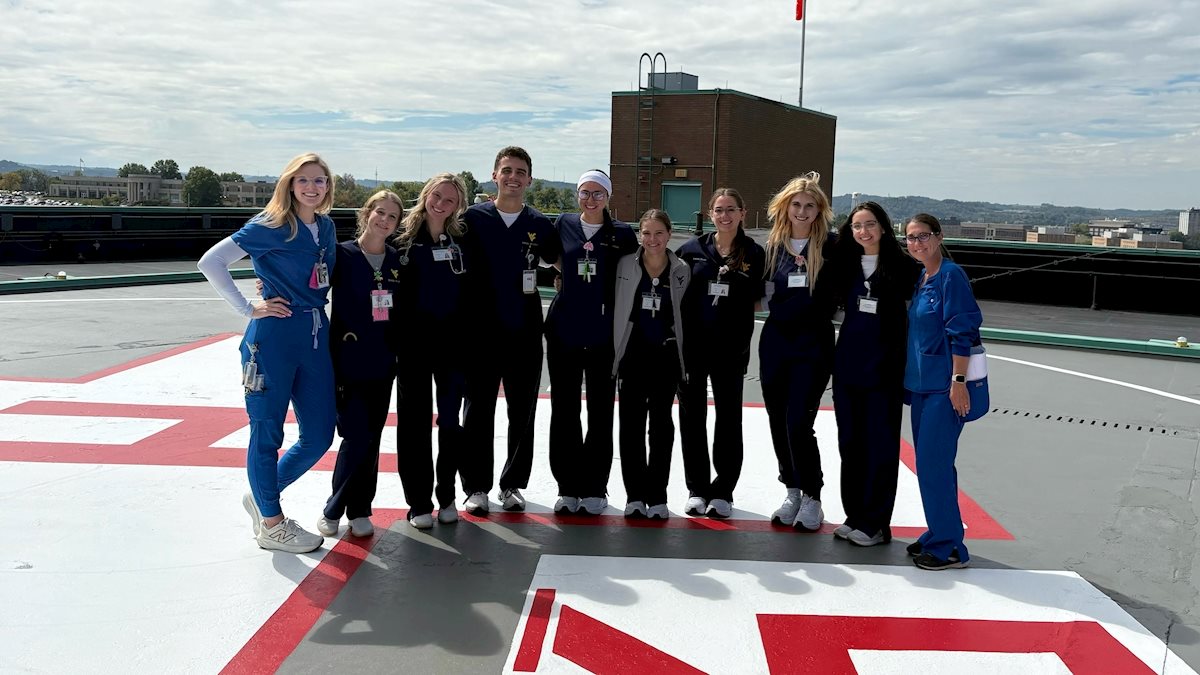 Junior nursing students explore roles, skills in the emergency department 