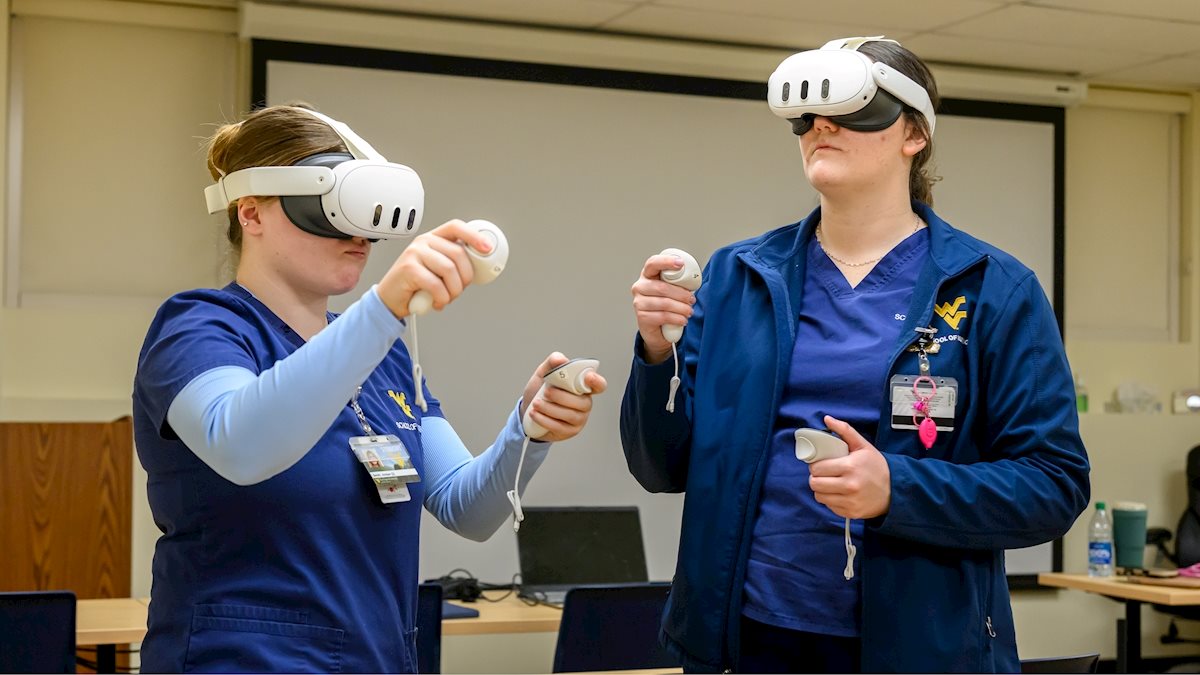 Keyser Campus nursing students use VR to assist in training