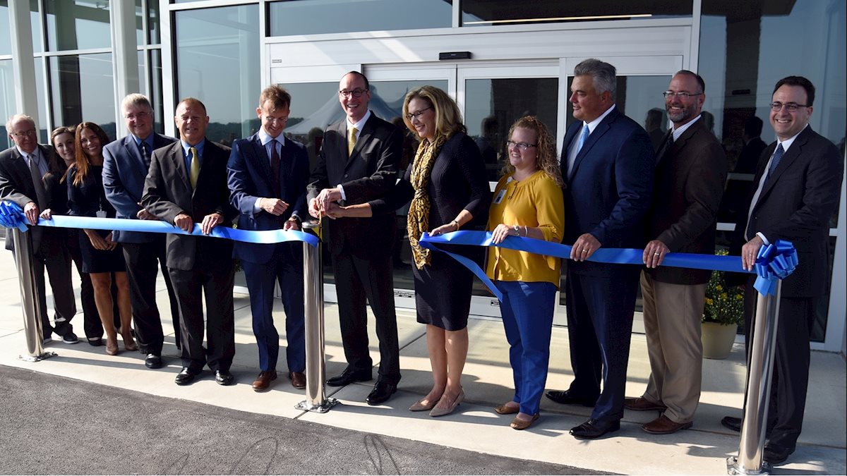 Ribbon cutting ceremony held at new Waynesburg outpatient clinic