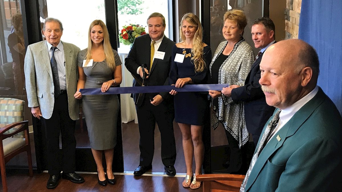 School of Dentistry opens and dedicates innovation center