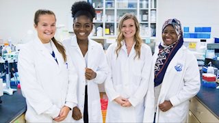 School of Medicine offers research internships for Immunology and Medical Microbiology students 