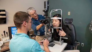 Slit lamp training workshop familiarizes WVU medical students with important ophthalmic equipment