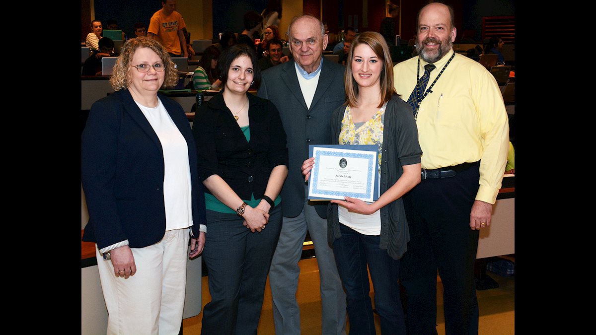 SOM student Sarah Lively receives Pat Fedeles award