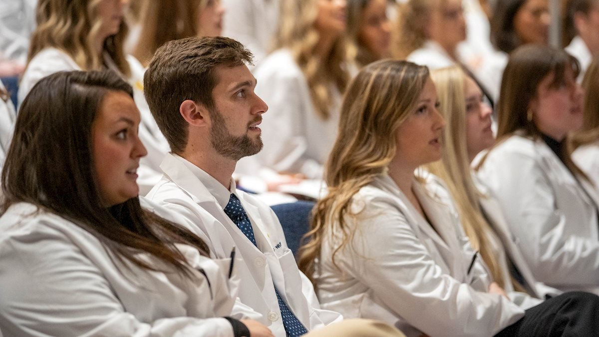 Spring 2024 Pledge Ceremony welcomes sophomores into the study of nursing, School of Medicine