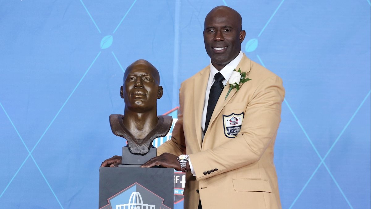 Terrell Davis Opens Up About Life with Migraines