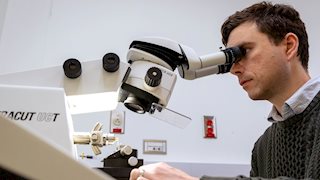 Collaborative WVU program introduces undergraduate students to world of vision research