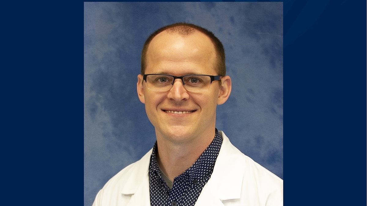 WVU Charleston Surgery’s Dr. Andrew Walker Honored with CAMC Heart and Soul Award