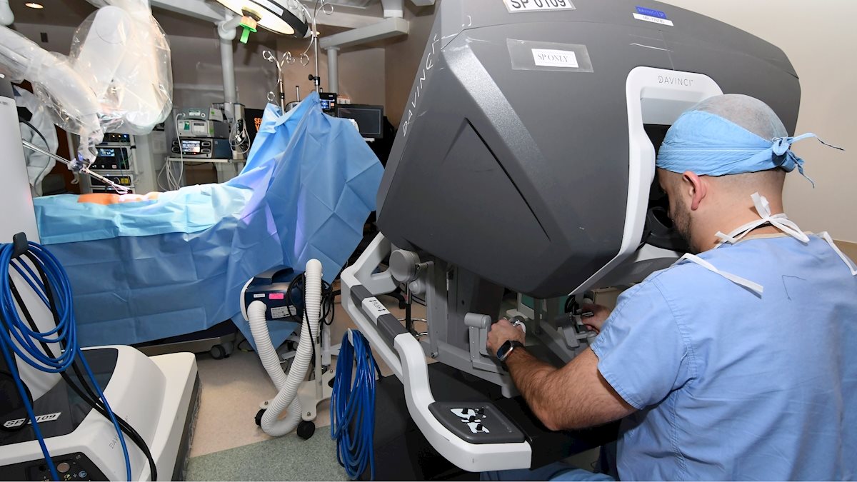 WVU Medicine Urology, WVU Cancer Institute first in state to perform single-port kidney surgery