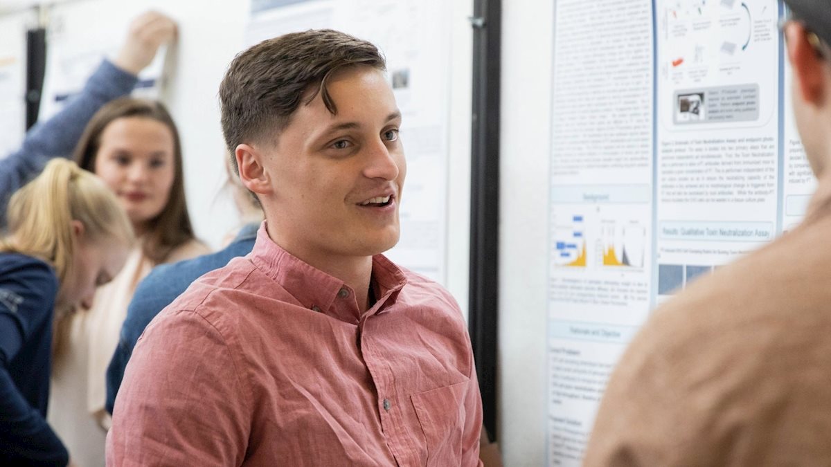 WVU School of Medicine undergrads showcase research 